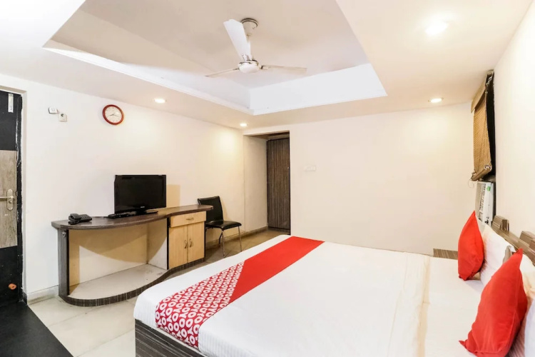 OYO 9131 Hotel Apsara