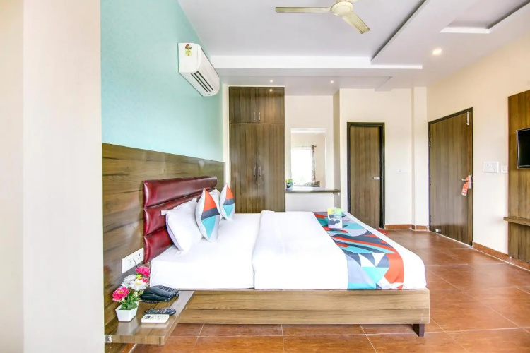 FabHotel The Gayatri Palace