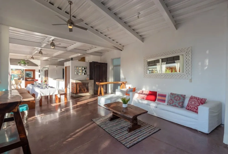6 Bedrooms Villa with ocean view