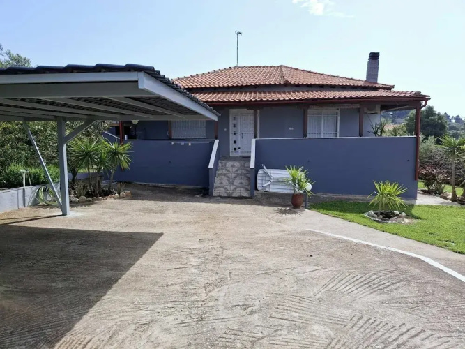 Tania's Seafront Villa by Rentalspro