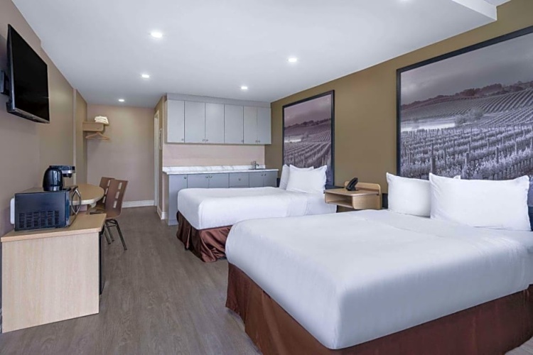 Quadruple Suite