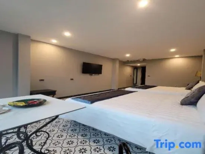 Deluxe Suite