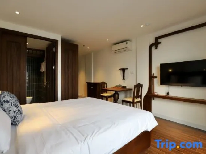 1 Bedroom Apartment with balcony