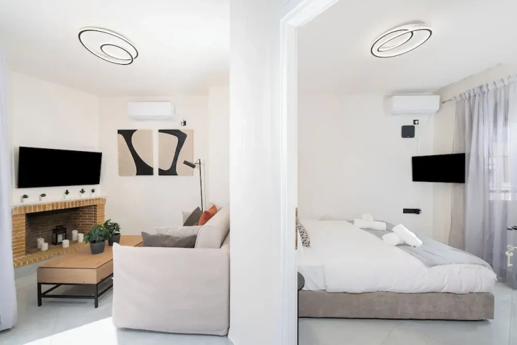 Acropolis View - Stylish City Penthouse