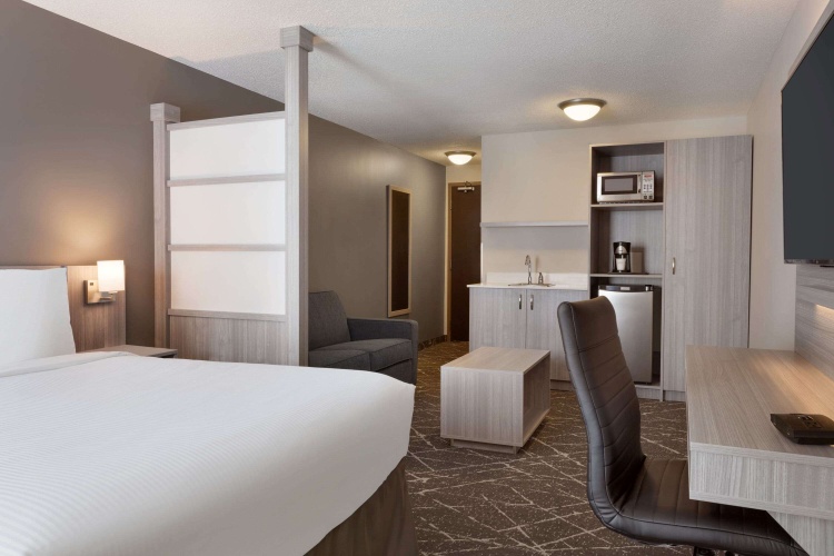 Microtel Inn & Suites By Wyndham Lloydminster photo 8