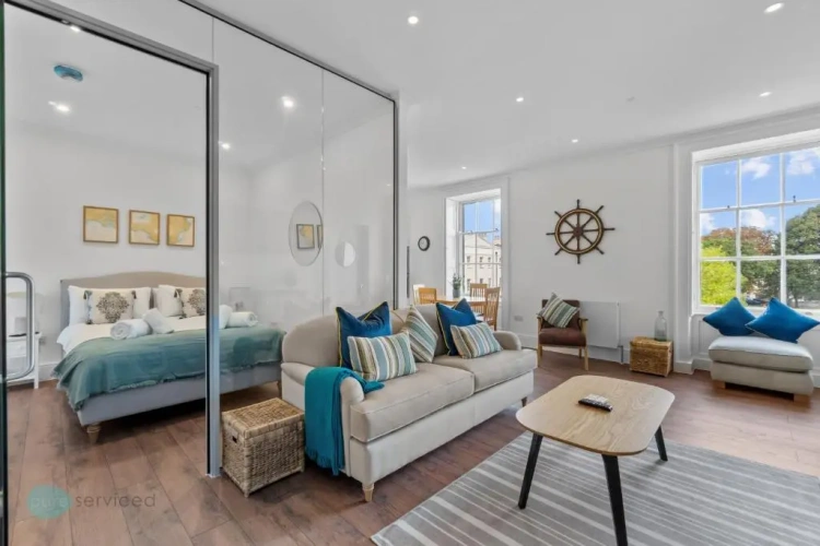 Deluxe Apartment