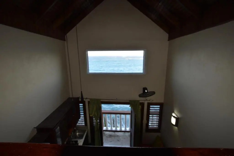 Shipwatcher Studio W/Mezzanine