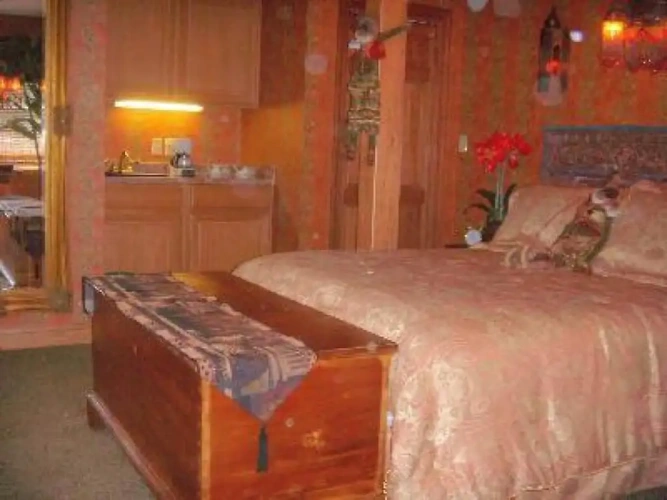 Deluxe Double Suite with garden view