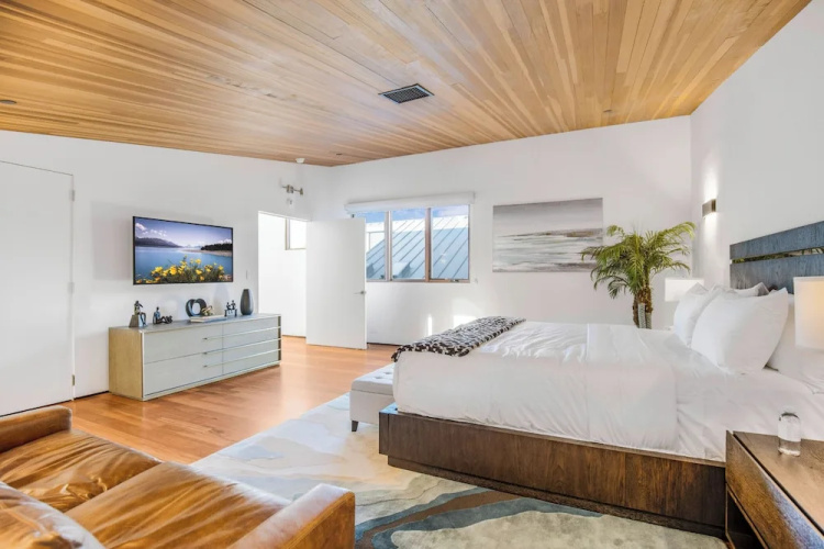 Cedar Loft Villa