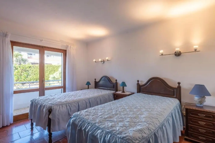 3 Bedrooms Cottage