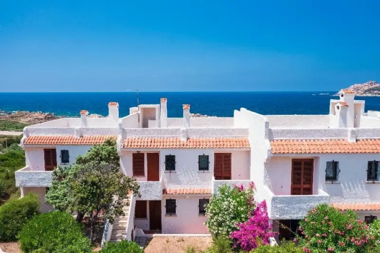 2 Bedrooms Quadruple Apartment
