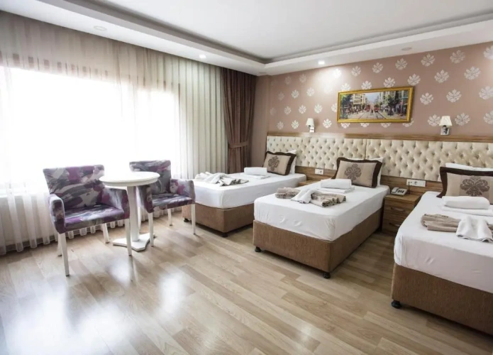 Standard Triple room