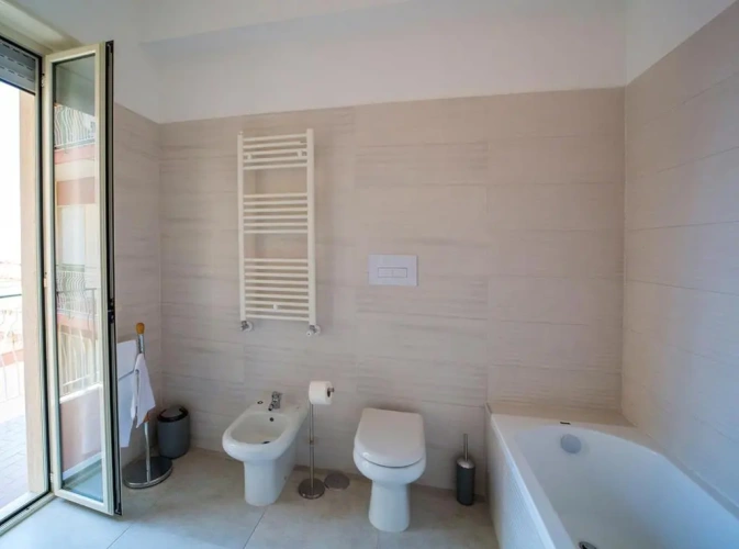 3 Bedrooms Apartment