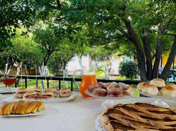 Alemar Bed  Breakfast