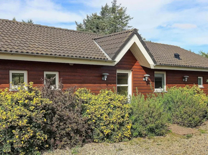 8 Person Holiday Home in Spottrup