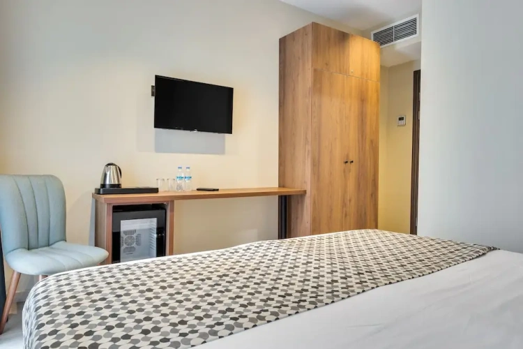 Economy room