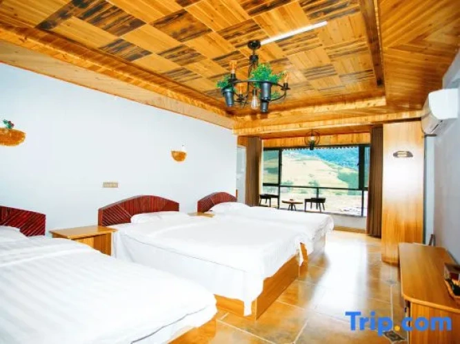 Standard Triple room with sunrise view