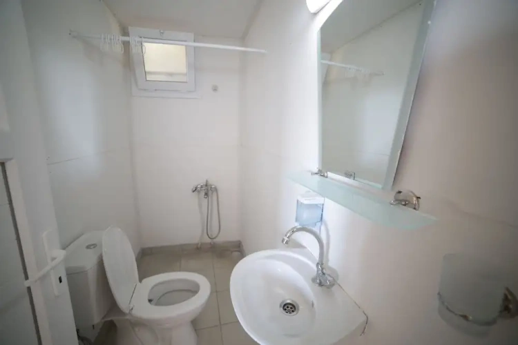2 Bedrooms Bed in Dorm with balcony and with mountain view