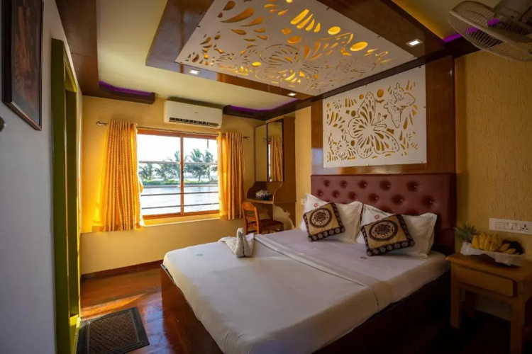 Coco Houseboats Kerala
