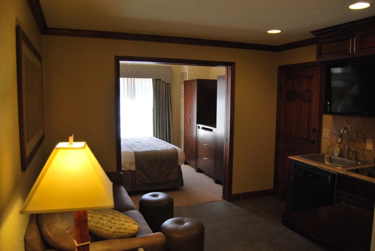 White Pines 1-BD at Westgate - Solace