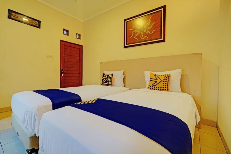 Standard Triple room