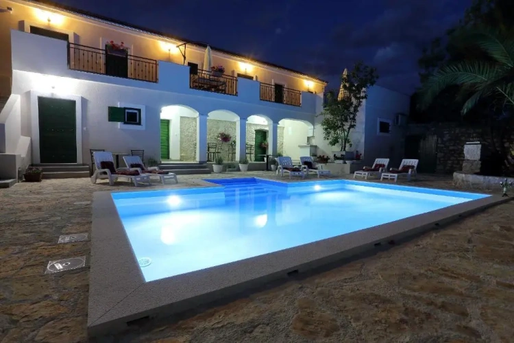 3 Bedrooms Apartment with balcony and with view
