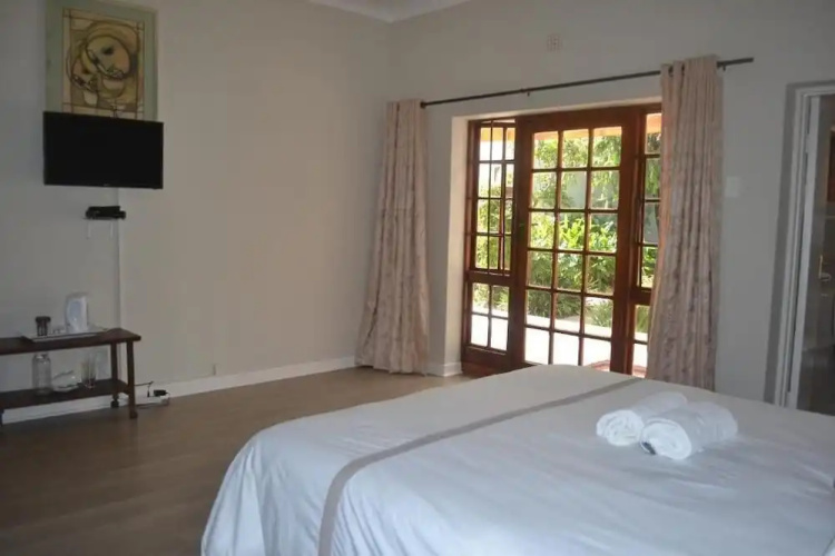 Cycad Lodge