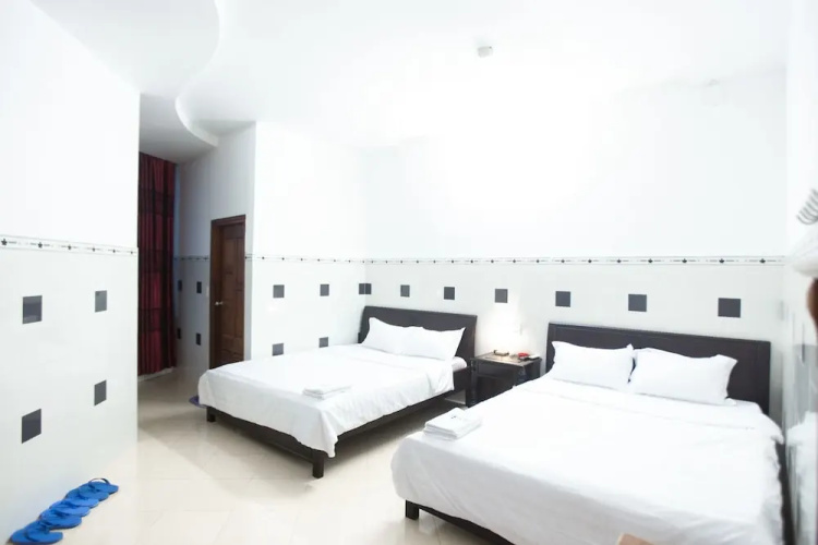 Elisa Hotel