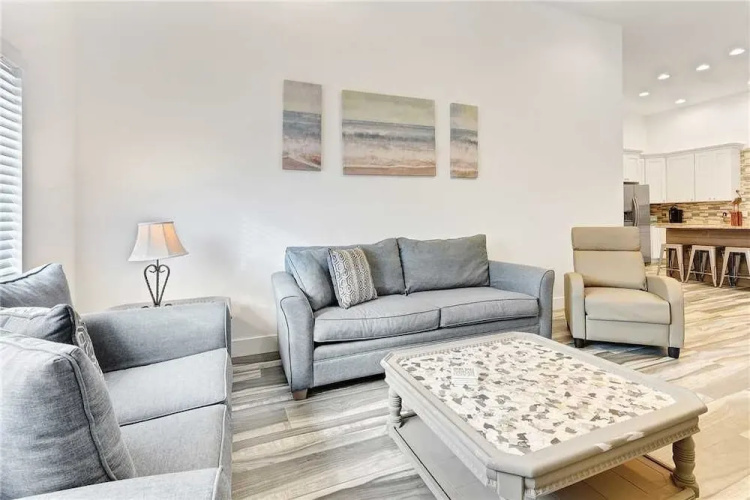 Pelican Beach - Three Bedroom Home