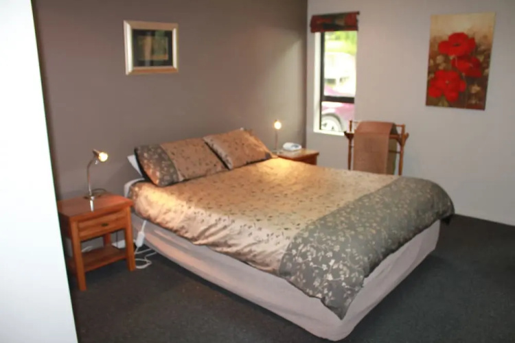 35b Denby Place