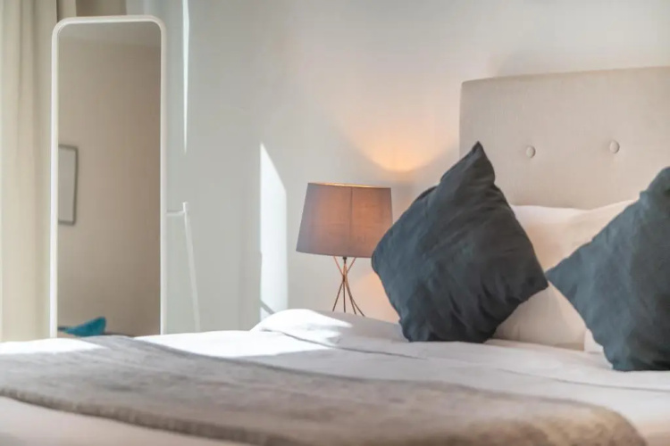 HiGuests - Studio with Chic Decor, 6-min from Burj Khalifa