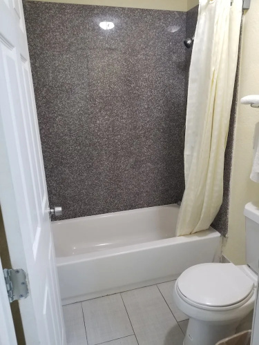 AmeriStay Inn &Suites