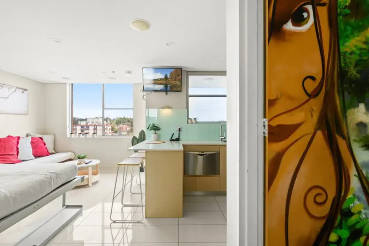 Bondi Studio Apartment With Pool & Rooftop Views