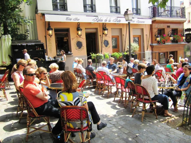 Abbesses Montmartre Apartment