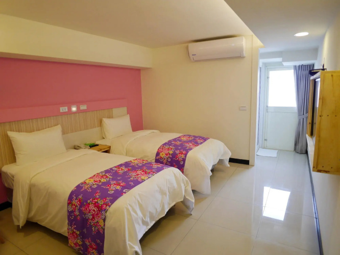 Good Night Hotel