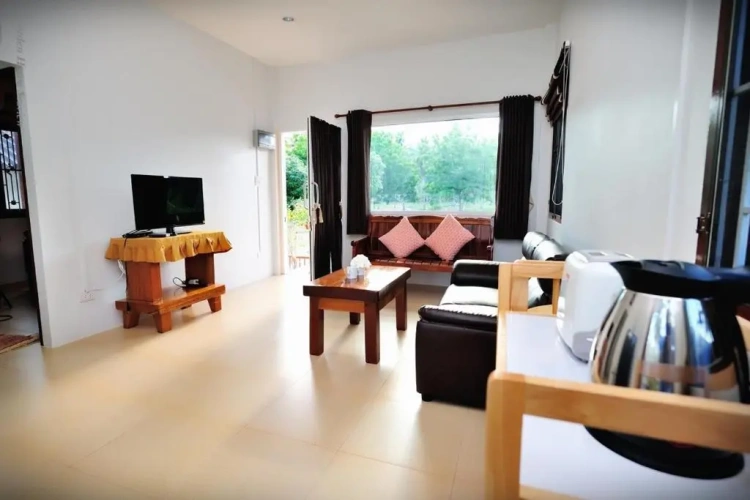 1 Bedroom Cottage with balcony and with view