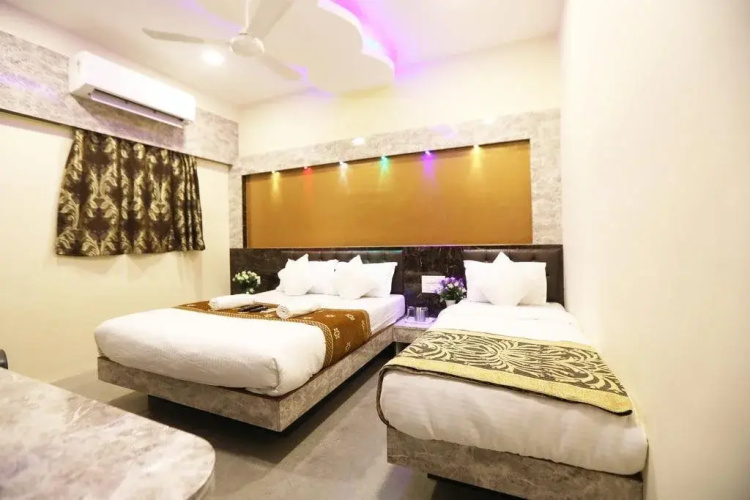 Hotel Onyx Residency