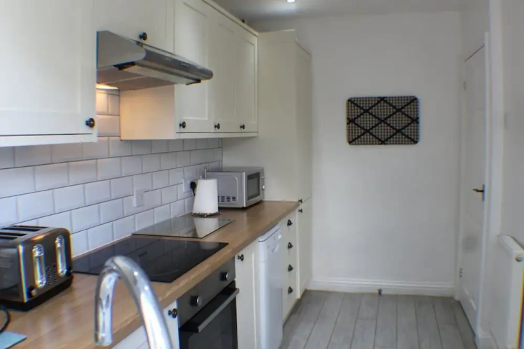 2 Bedrooms Cottage