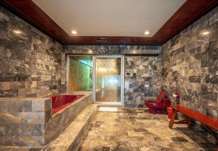 Standard Family room