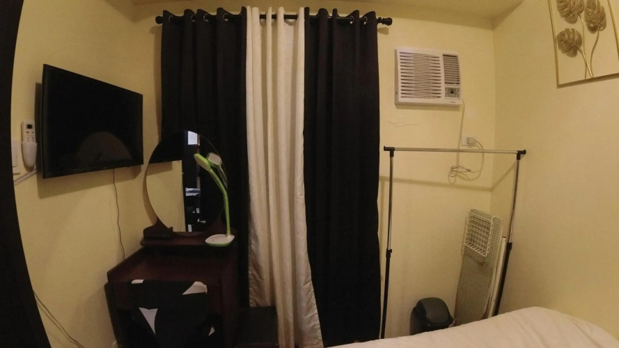 A Refreshing Condo Unit Near BGC, Ortigas & Makati with NETFLIX and WiFi