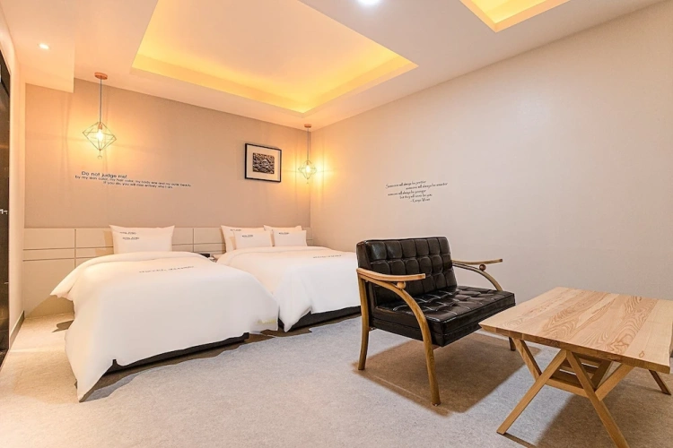 Twin Family Suite