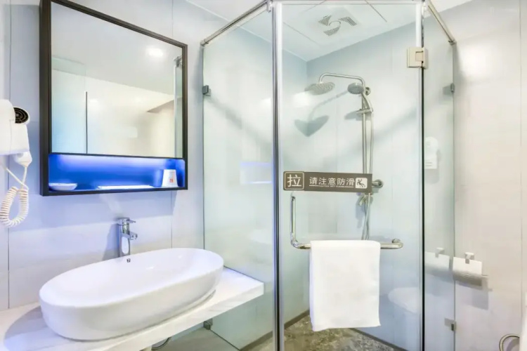 Premium Hotel (Beijing Madian Bridge Subway Station)