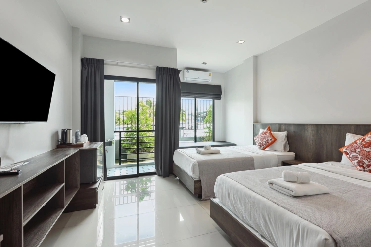 Twin room with balcony