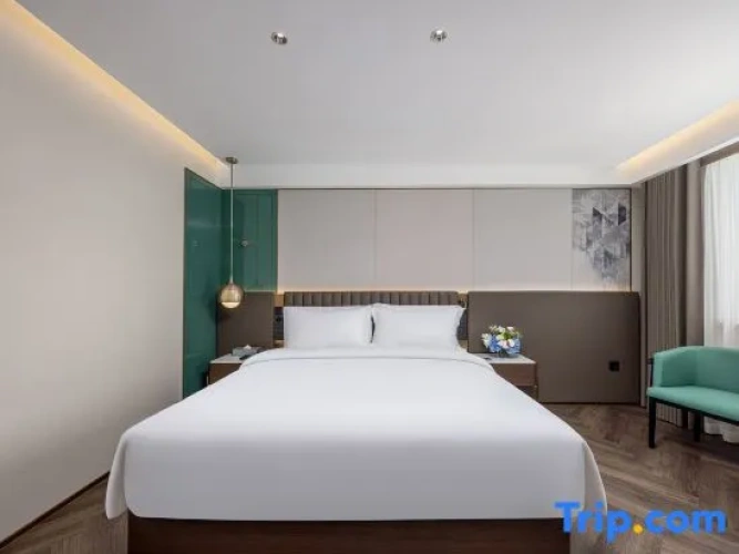 Standard Double room with city view