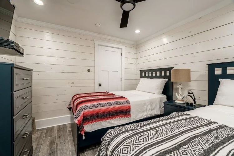 4 Bedrooms Standard room