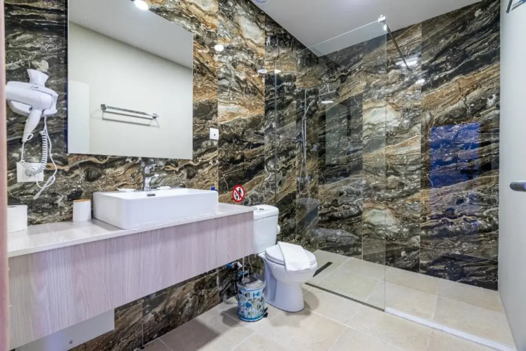 Bamboo Suites Adults Only