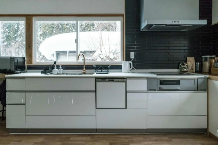 3 Bedrooms Apartment