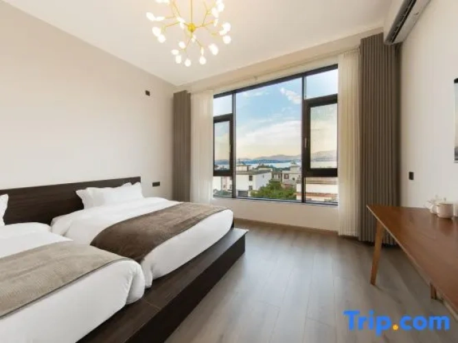 Standard Twin room with sea view
