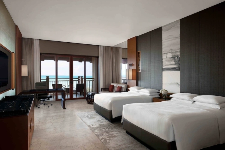 Standard Quadruple Club room with balcony and with ocean view