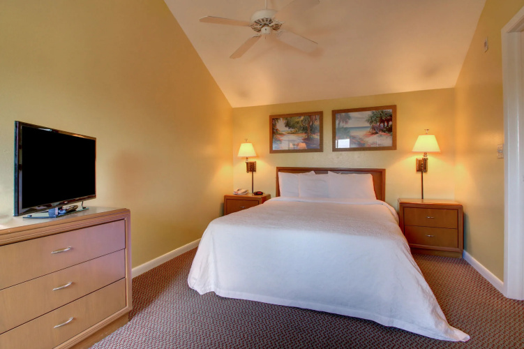 Waterside Suites & Marina